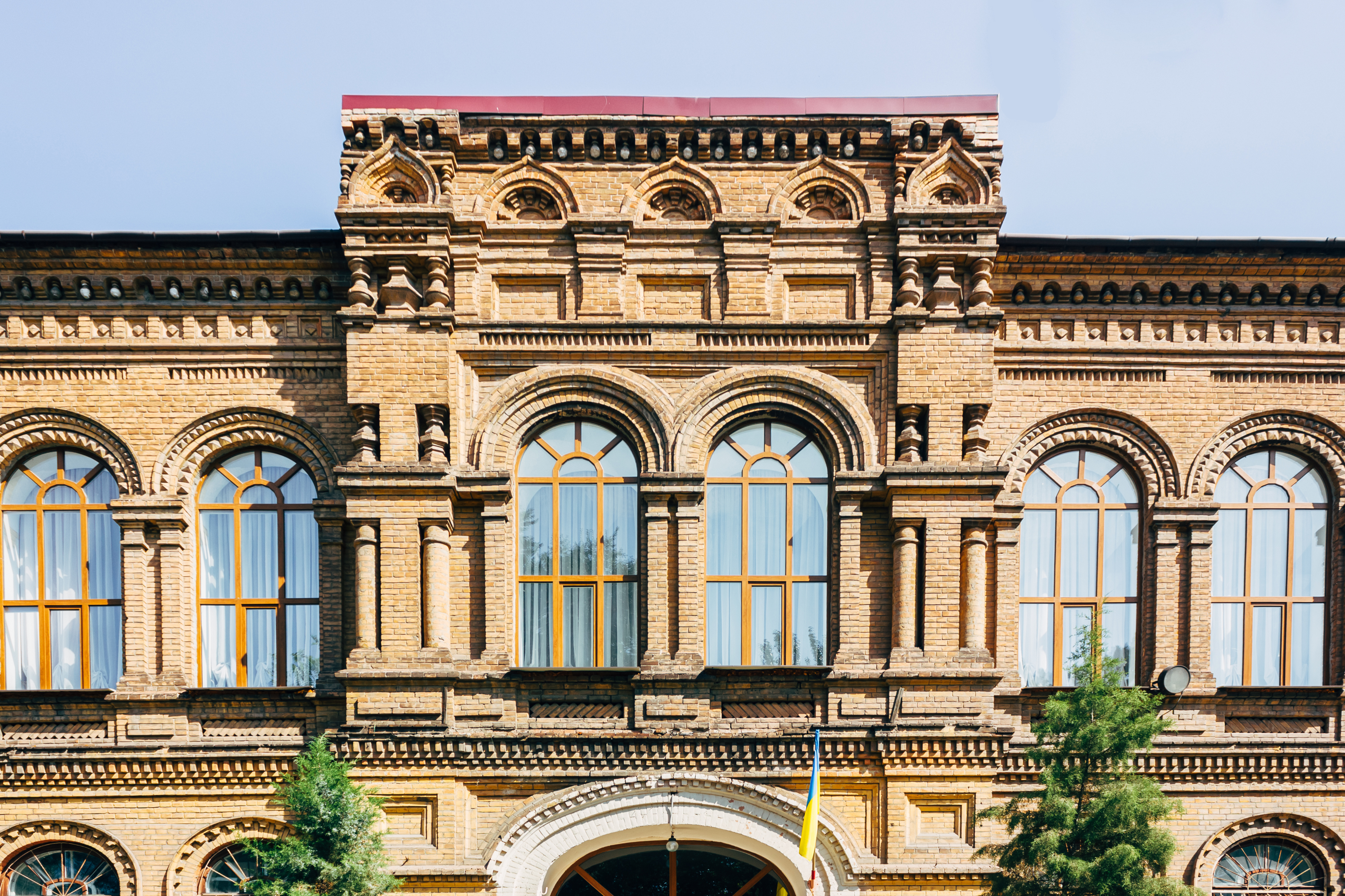 будівля-олександрівської-жіночої-гімназії.jpg